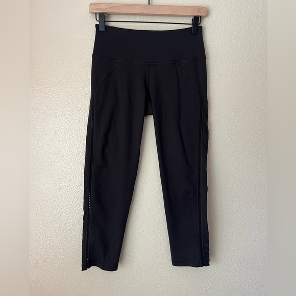 VS Knockout Cropped Leggings 2 for $22 ❇️‎ - Picture 1 of 4